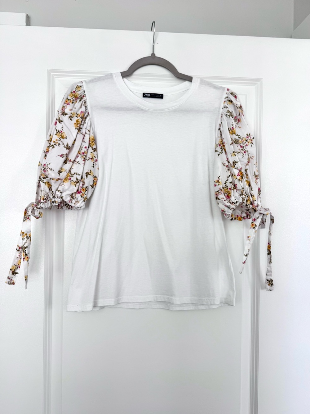Zara White Tee with Floral Puff Tie Sleeves Size M